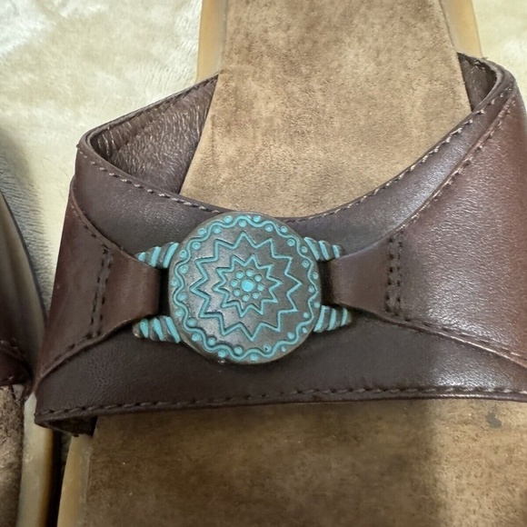 Minnetonka Size 9 Solid Brown Leather Open-Toe Sandals - EUC - Picture 6 of 6